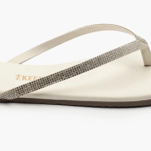 TKEES infinity lily Cream Minimalist Sandals - Picture 4 of 6